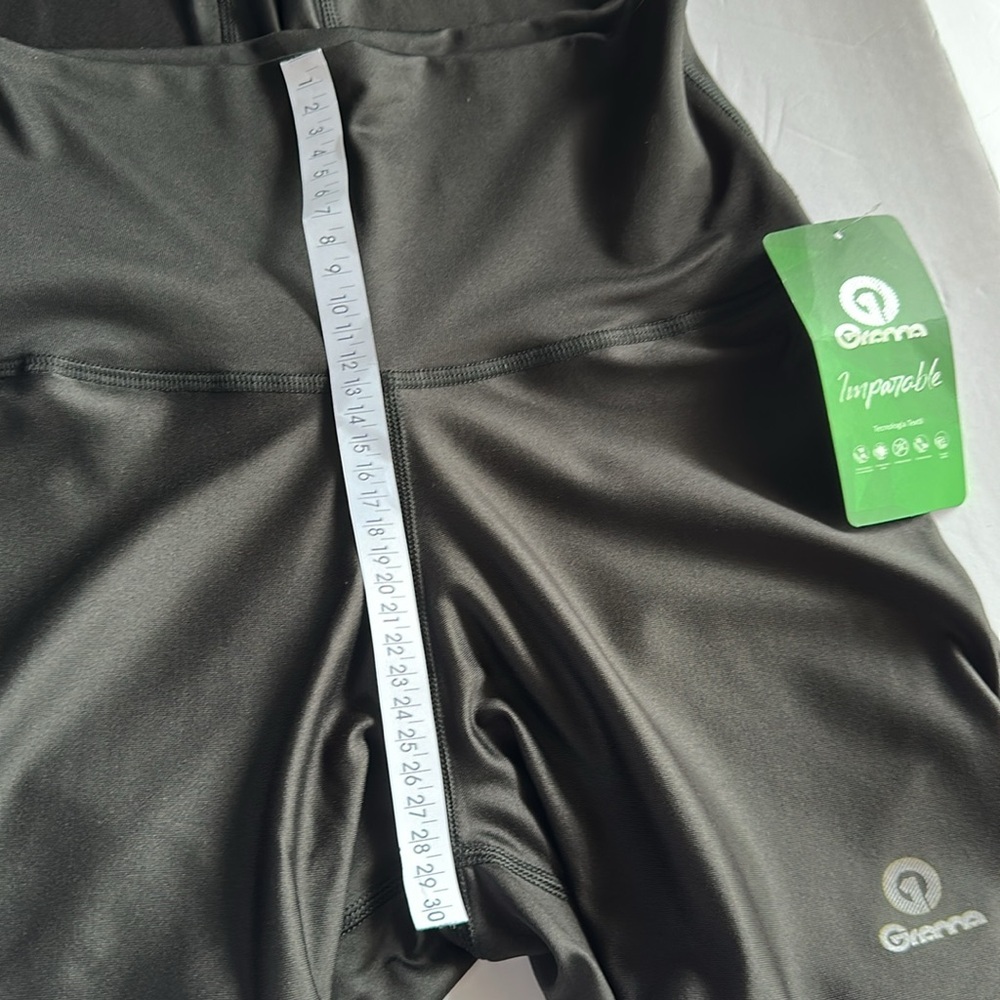 Grama Leggings Women’s Set (Top&Bottom) Black. - Picture 9 of 17
